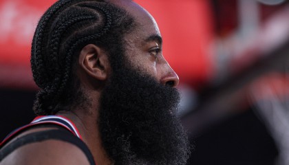 英超官网入口-美记：哈登光薪资就4亿 有代言&amp;生意还嫌赚得少？他想要多少钱？