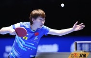 英超官方app-《全民学乒乓发球篇》第40集：正手半高抛短球与急长发球|击球|击球点|手腕|摩擦|力量_新浪体育_新浪新闻