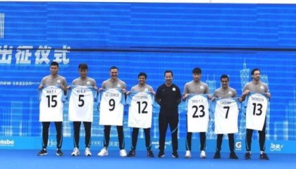 英超数据中心-范加斯特豪言要赢下一切 唐淼称德比揭幕战很关键